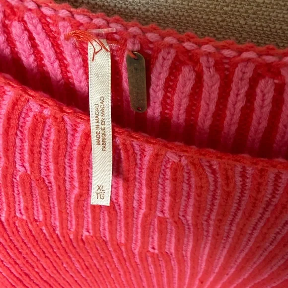 Free People Charlotte Boat Neck Tunic
Sweater Barbie Pink Blossom Rose, XL, EUC - Picture 5 of 8